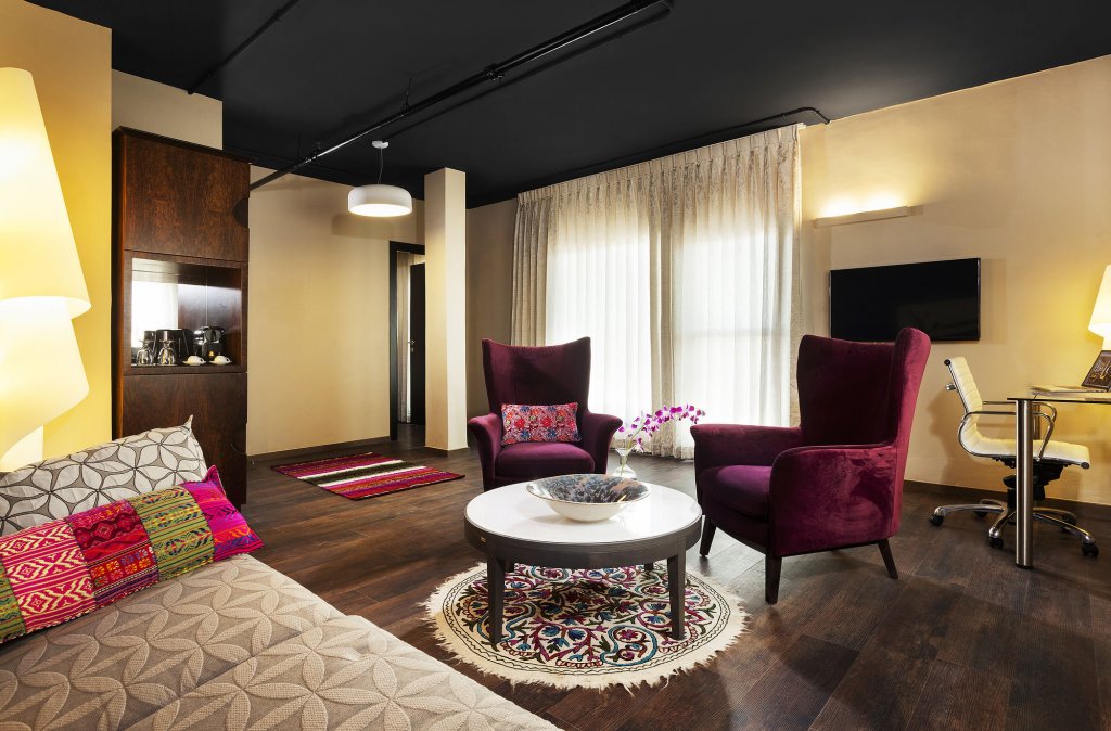 Фото Play Seaport Suite Hotel Tel Aviv