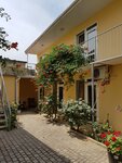 Yulianna (улица Ешиль-ада, 9), hotel