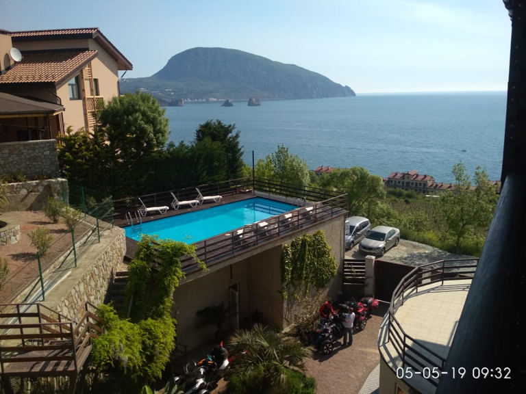 Фото отеля 2