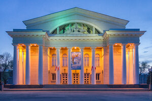 Саратовский академический театр оперы и балета (Театральная площадь, 1, Саратов), театр в Саратове