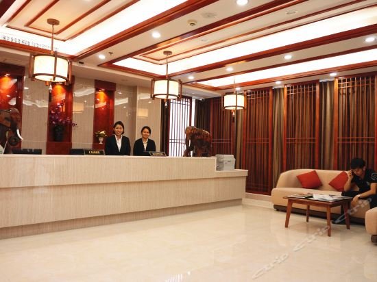 Фото The Travellers Hotel