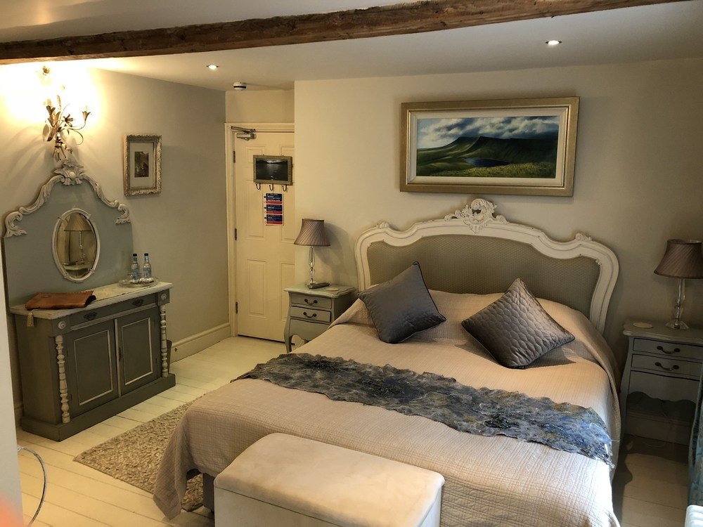 Фото The New White Lion