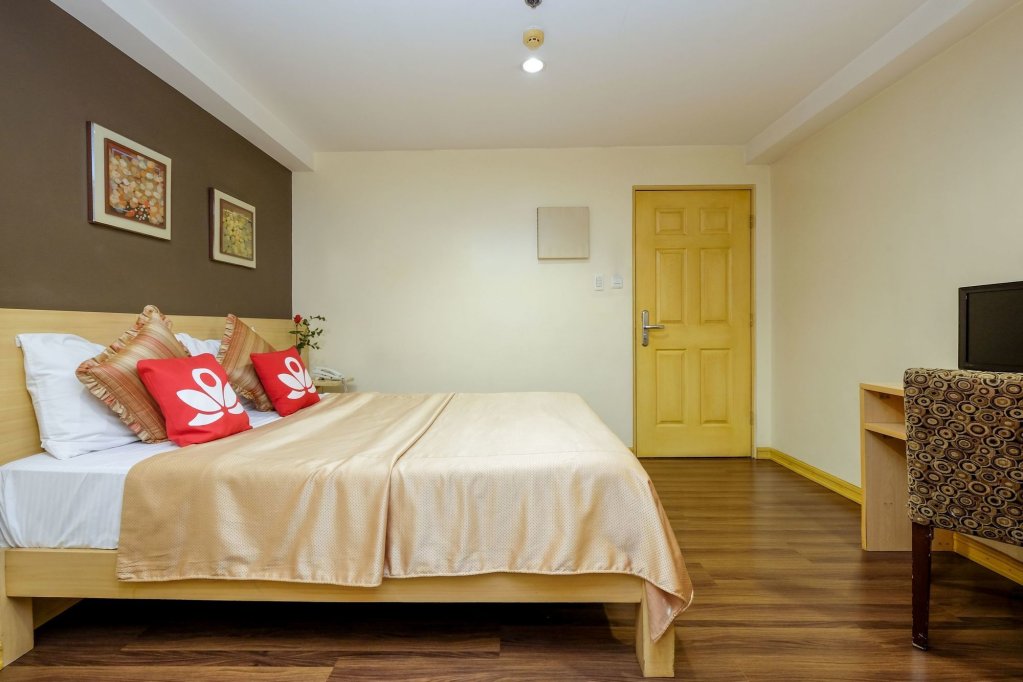 Фото Festive Hotel