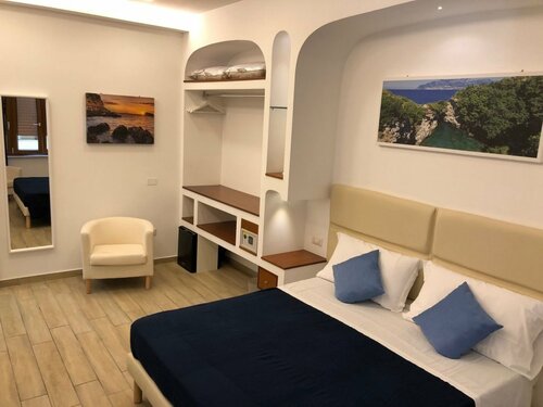 Гостиница Sorrento Rooms в Сорренто