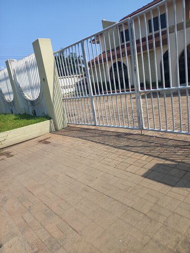 Гостиница Mariset Plaza в Аккре