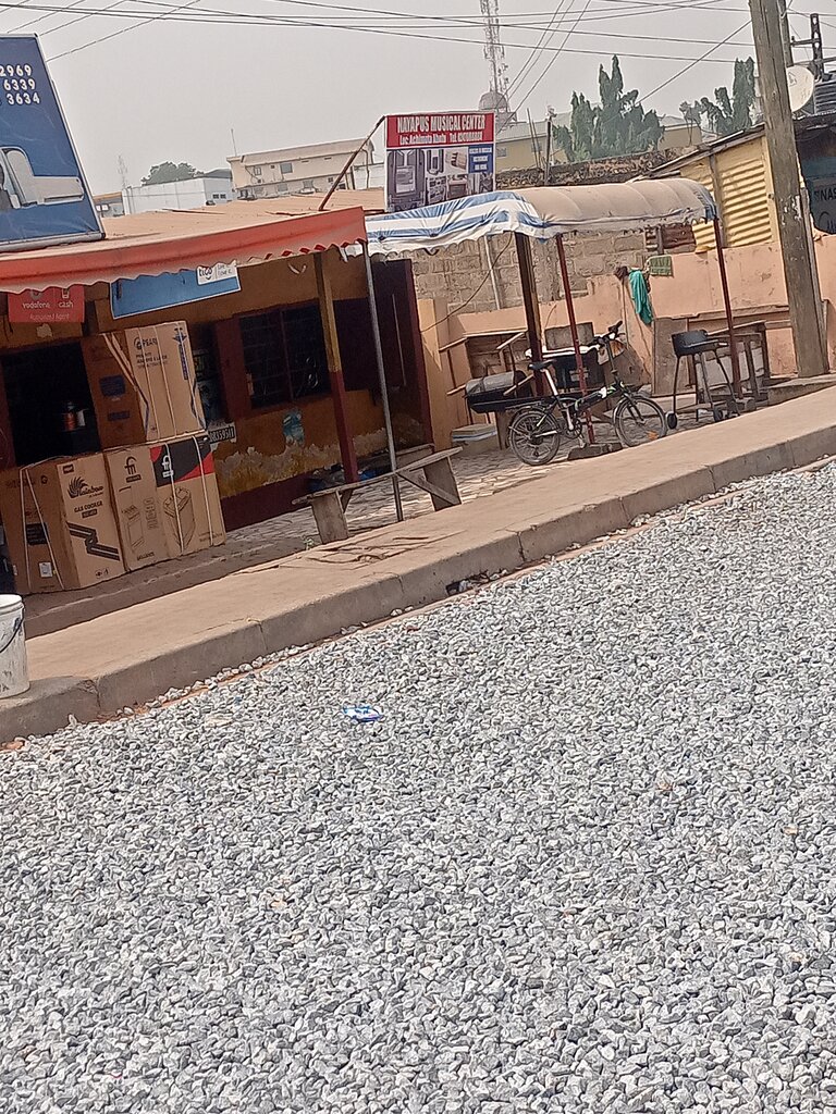 Music store Nayapus musical Centre, Accra, photo