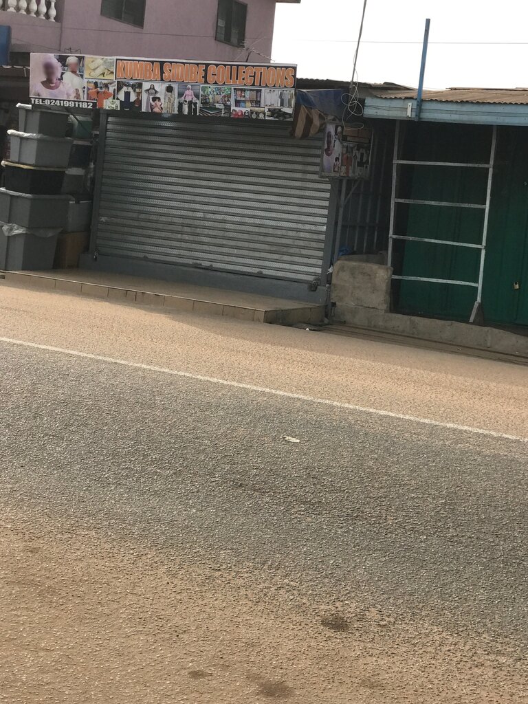 Clothing store Kumba Sibise Collection, Accra, photo