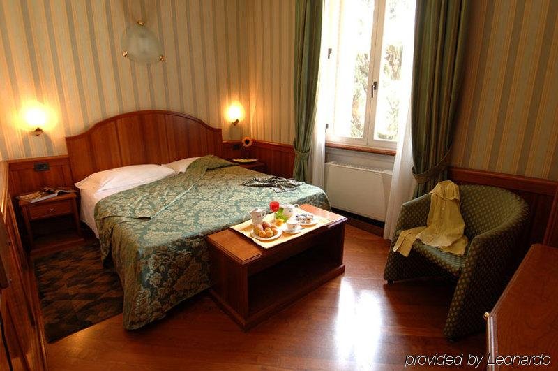 Фото Metro Hotel