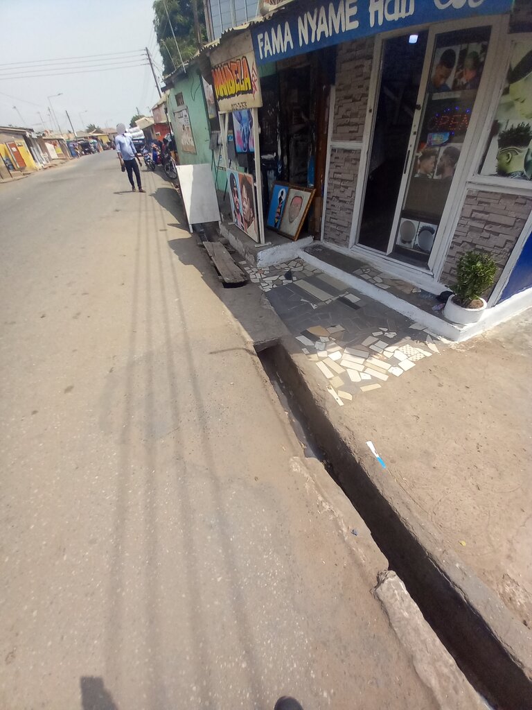 Art workshop Mandela, Earth, photo