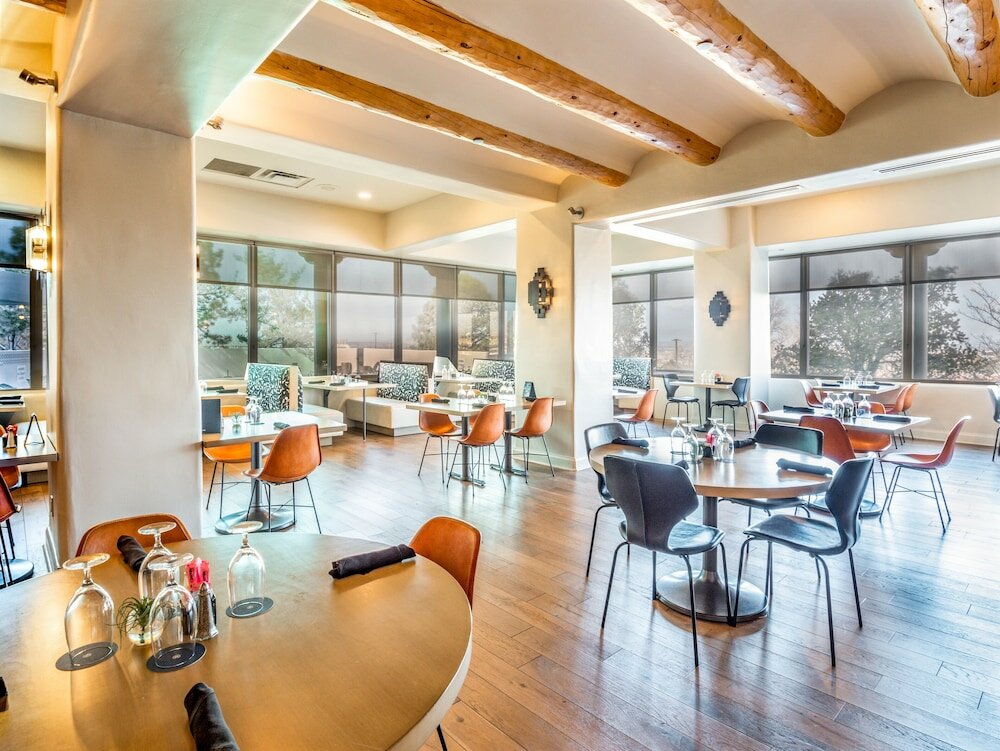 Фото Sheraton Albuquerque Airport Hotel