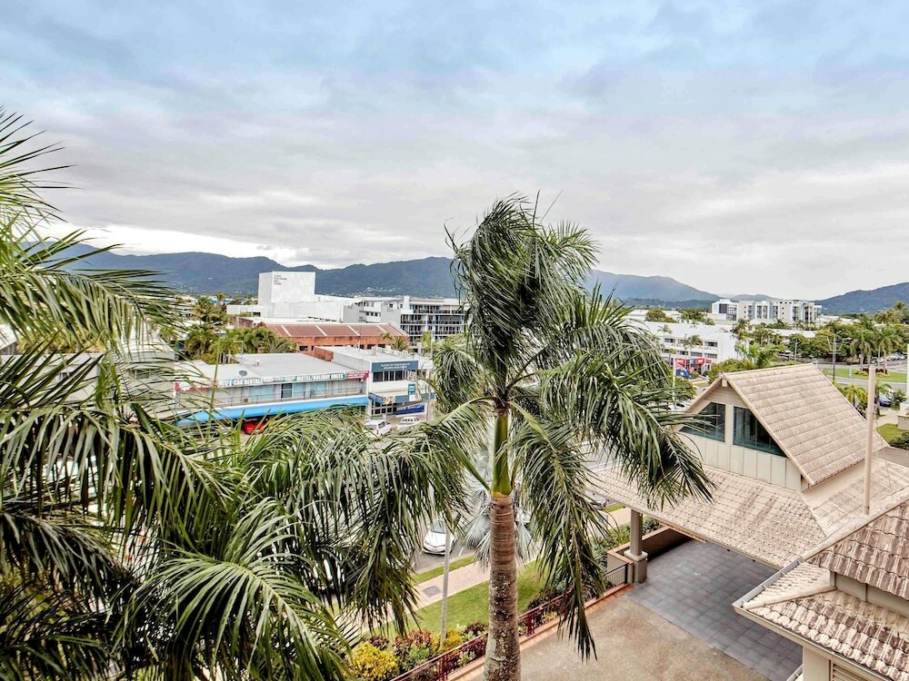 Фото Novotel Cairns Oasis Resort