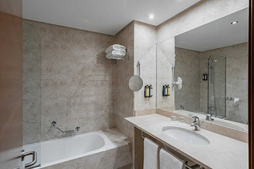 Фото Hotel Silken Coliseum