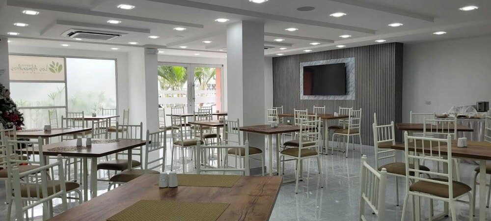 Фото Hotel Los Almendros