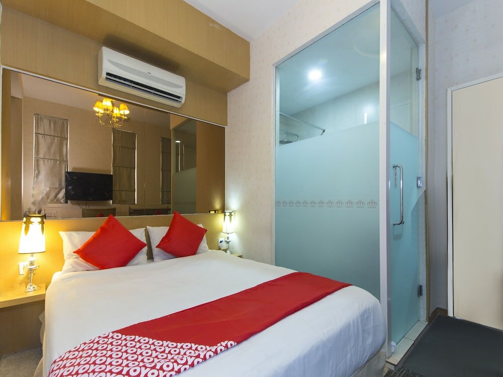 Фото The Crown Borneo Hotel