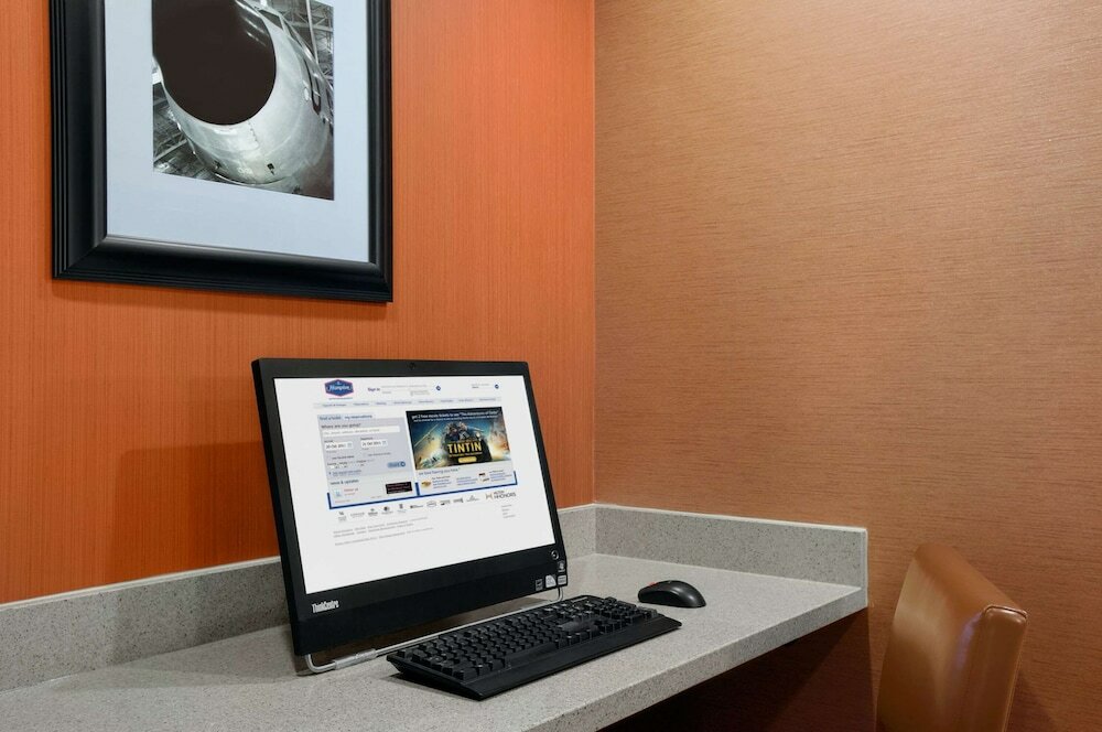 Фото Hampton Inn by Hilton Chicago-Midway Airport