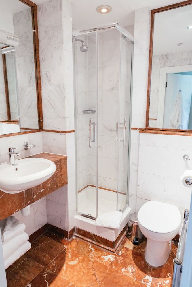 Фото Twenty Nevern Square Hotel