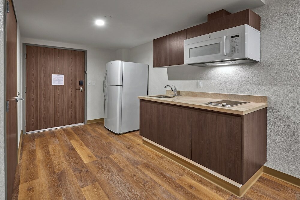 Фото Extended Suites Tijuana Macroplaza Hotel