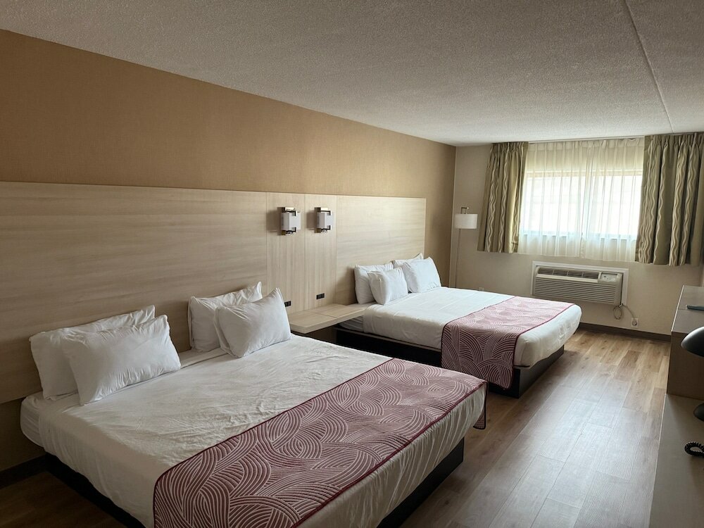 Фото The Floral Park Motor Lodge