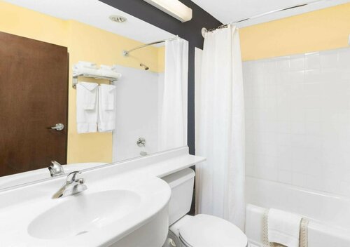 Гостиница Microtel Inn & Suites by Wyndham Kearney в Карни