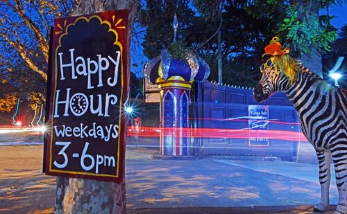 Внешний вид отеля The Rabbit Hole Hotel в Муниципалитете Могале-Сити, фото 3