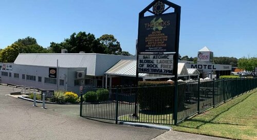 Гостиница The Oaks Hotel Motel в Вуллонгонге