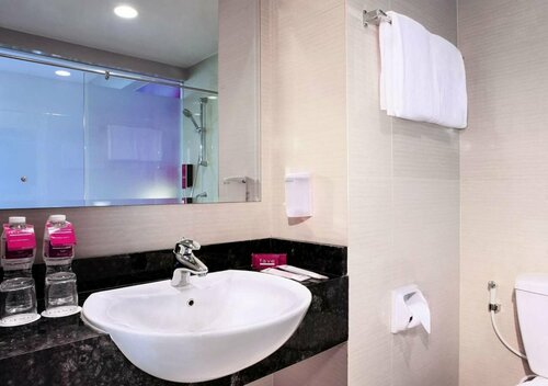 Гостиница Favehotel Zainul Arifin в Джакарте