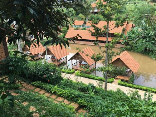 Гостиница Dau Nguon Resort в Буонметхуоте