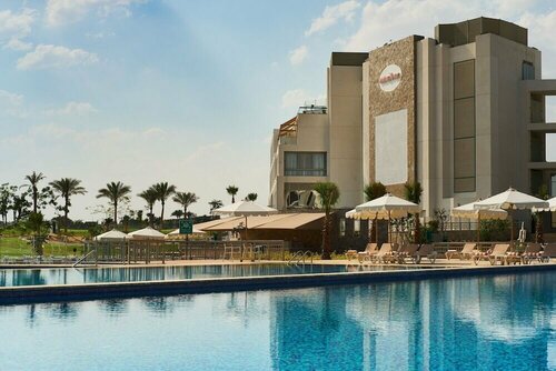 Гостиница Moevenpick Resort & Golf Einbay в Мухафазе Суэц