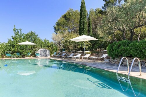 Гостиница Domaine Du Clos D'Alari в Драгиньяне