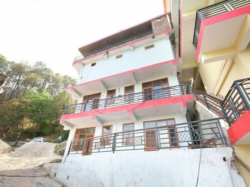 Oyo 14048 Home Cozy Studio Nahan Kasauli