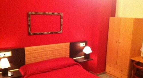 Гостиница Hostal Neptuno в Касересе