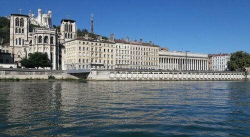 Гостиница Hotel de la Croix Rousse в Лионе