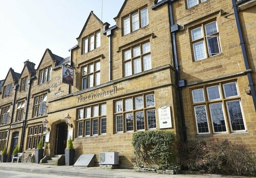 Гостиница Cromwell Lodge Hotel by Greene King Inns в Банбери