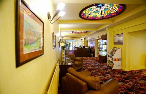 Гостиница Three Queens Hotel в Бертон-апон-Трент