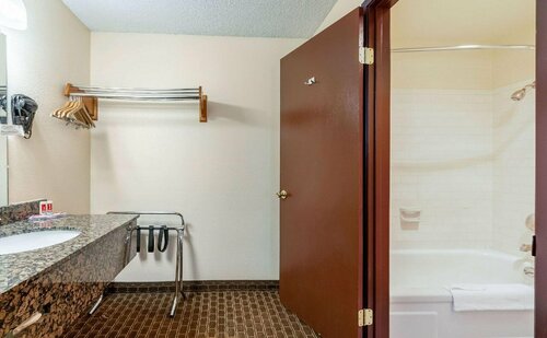 Гостиница Econo Lodge Inn & Suites Hillsboro - Portland West в Хиллсборо
