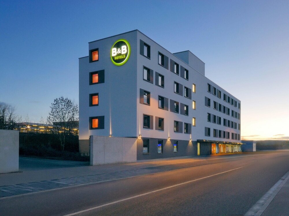 Фото B&b Hotel Böblingen