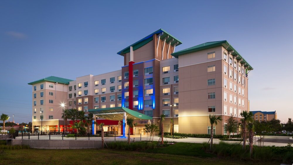 Фото Holiday Inn Express & Suites Orlando at SeaWorld, an Ihg Hotel