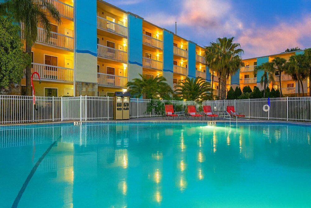 Фото SureStay Plus by Best Western Orlando International Drive