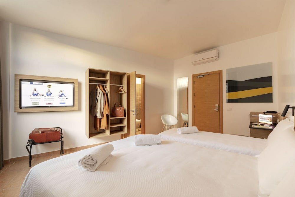 Фото B&b Hotel Pomezia Roma