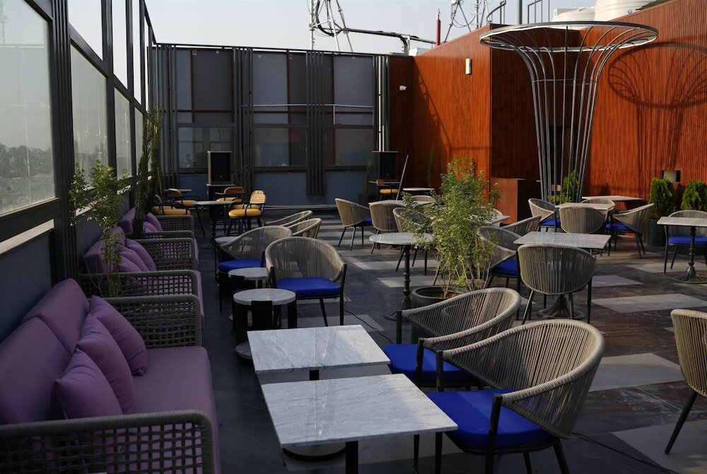 Фото Ramada Plaza by Wyndham Chandigarh Zirakpur