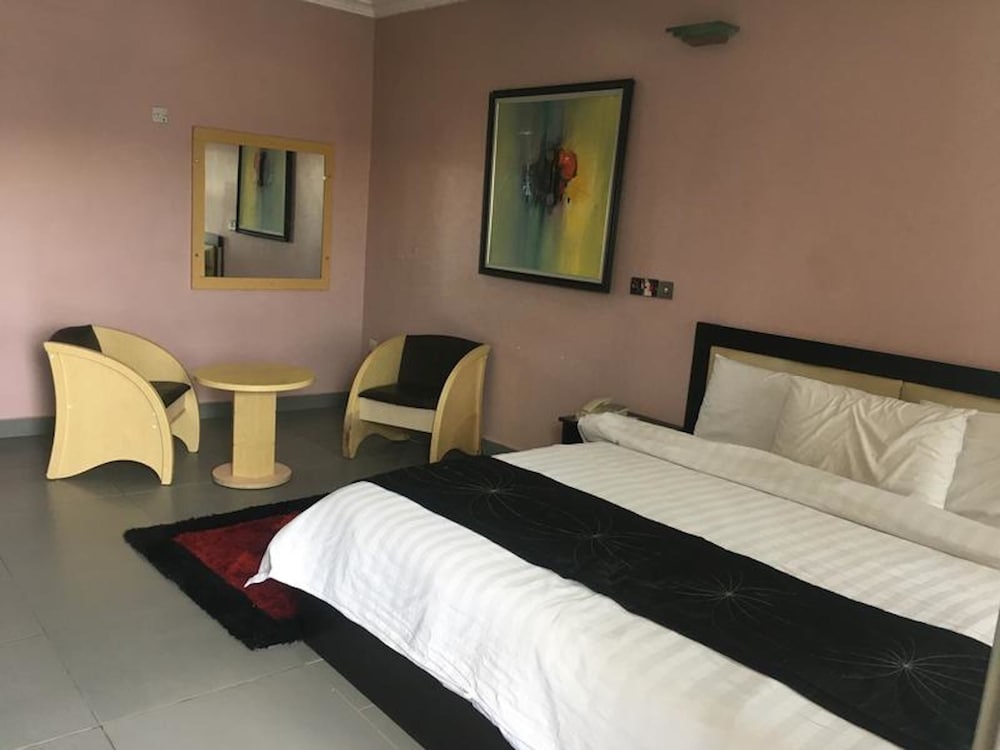 Фото L'avalon Hotel and Suites