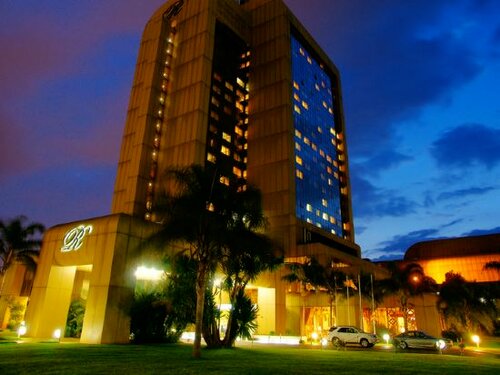 Гостиница Rainbow Towers Hotel And Conference Centre в Хараре