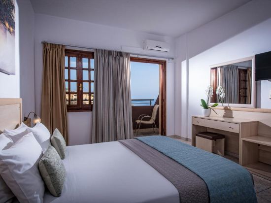 Фото Blue Bay Resort Hotel