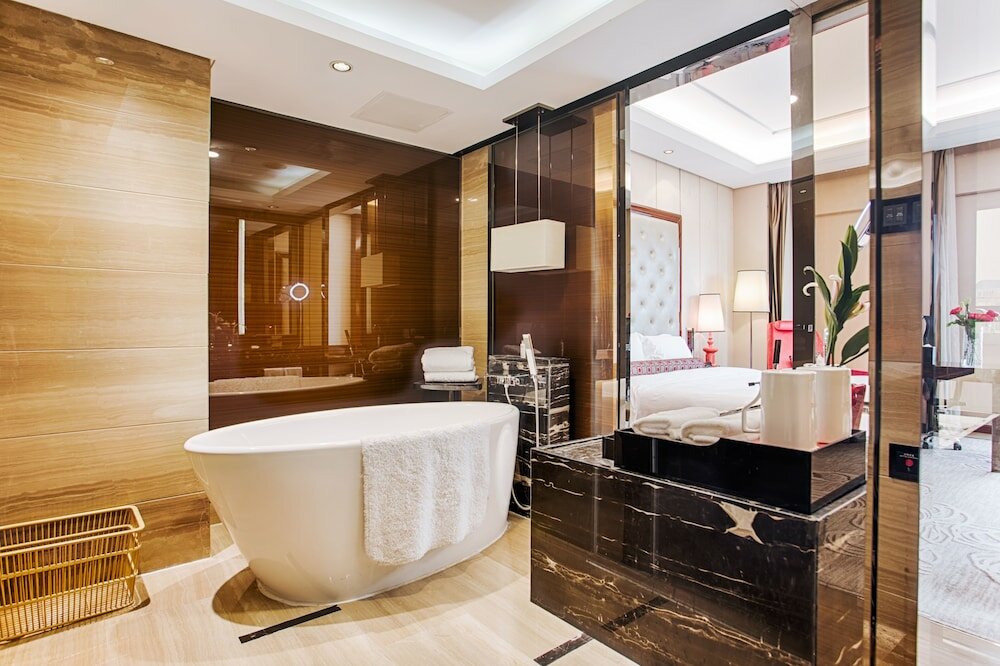 Фото Vaya International Hotel