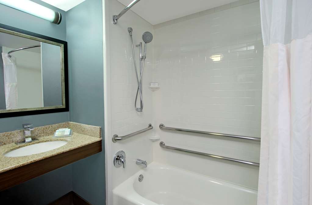 Фото Hilton Garden Inn Austin Nw/Arboretum