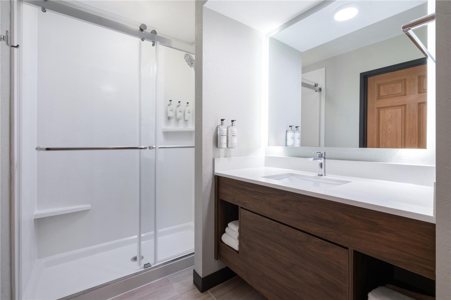 Фото Best Western Premier Bridgewood Resort Hotel