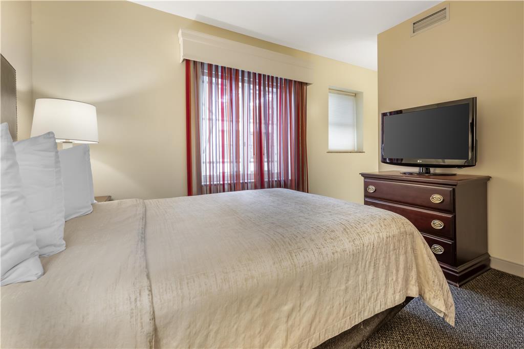 Фото Best Western Plus The Normandy Inn & Suites