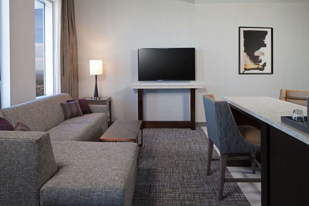 Фото H Hotel Los Angeles, Curio Collection by Hilton