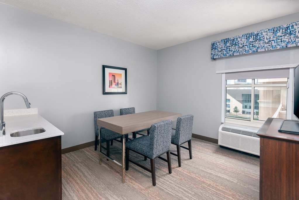 Фото Hampton Inn Charlotte-Uptown