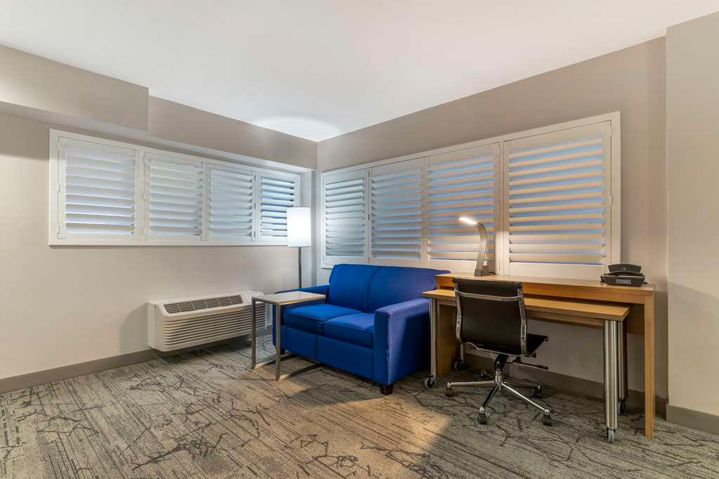 Фото Best Western Red Coach Inn